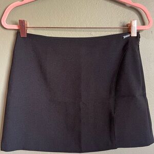 Black Guess mini skirt
